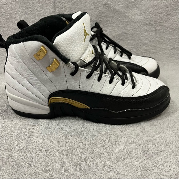 Nike Air Jordan 12 Retro Royalty Taxi GS Size 6.5Y White Gold Black 153265-170 - Picture 1 of 12